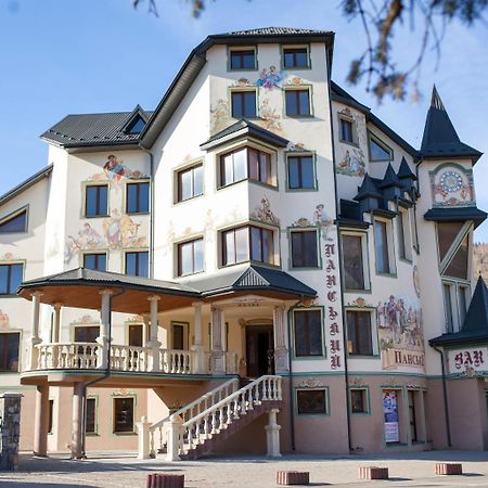 Baron Spa Hotel - Museum Yaremche Ngoại thất bức ảnh