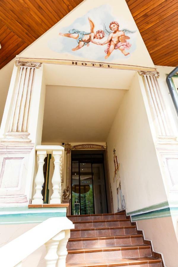 Baron Spa Hotel - Museum Yaremche Ngoại thất bức ảnh